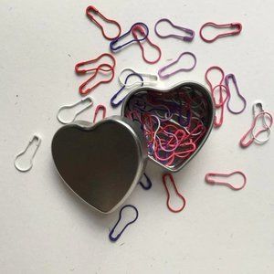 Stitch Marker Set with heart shaped Tin